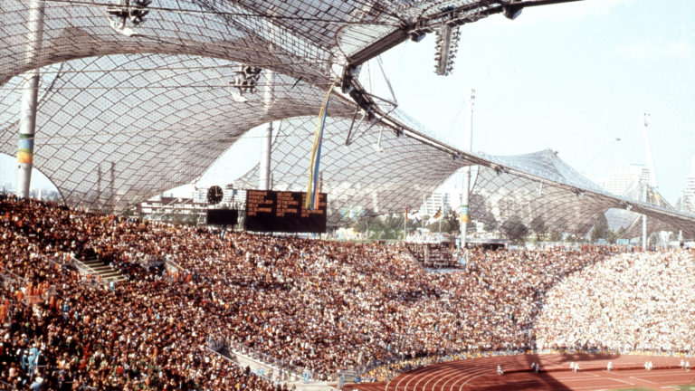 Das Münchner Olympiastadion wurde Ende Mai 1972 eingeweiht.